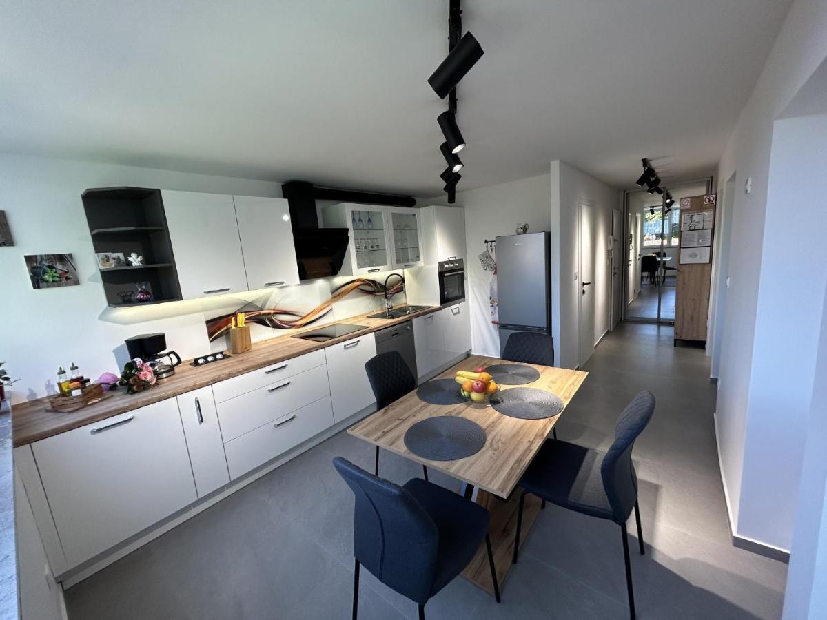 לובראן Apartment Toni מראה חיצוני תמונה