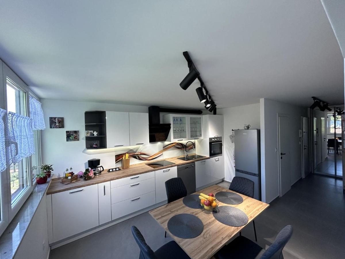 לובראן Apartment Toni מראה חיצוני תמונה