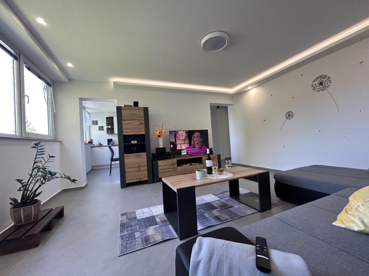 לובראן Apartment Toni מראה חיצוני תמונה